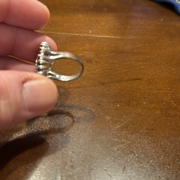 Beautiful women’s ring with black and crystal colors. - Picture 3 of 3